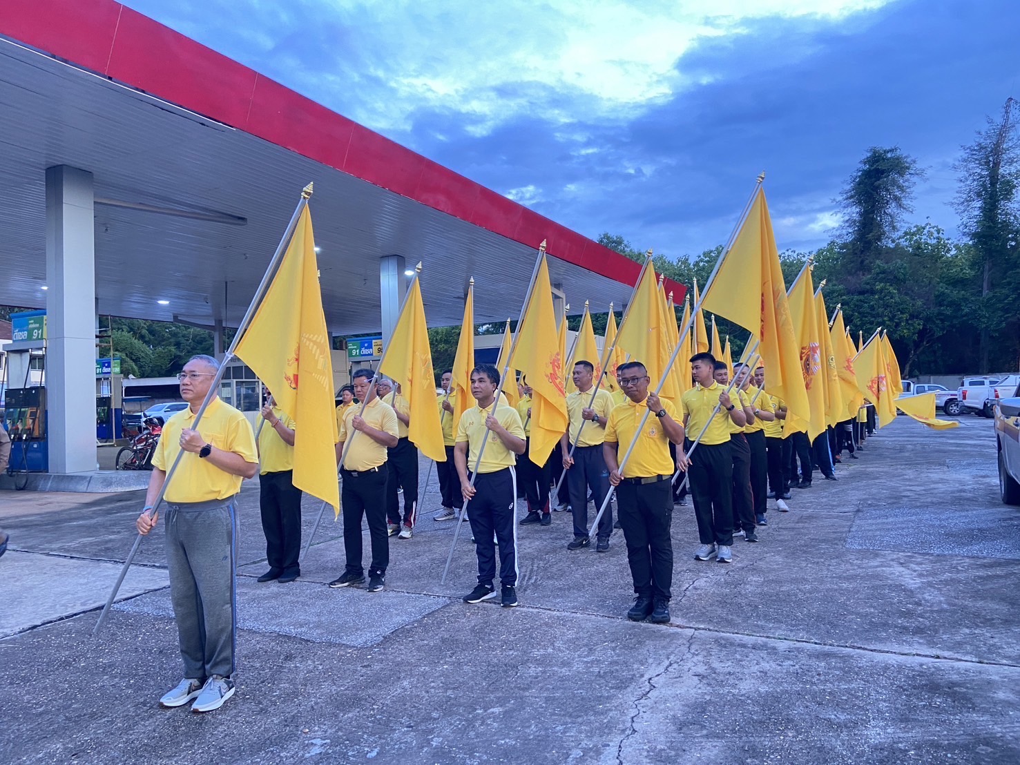 เทศบาลตำบลหาดคำ เข้าร่วมกิจกรรมเดิน วิ่ง ปั่น ธงตราสัญลักษณ์งานเฉลิมพระเกียรติพระบาทสมเด็จพระเจ้าอยู่หัว เนื่องในโอกาสพระราชพิธีมหามงคลเฉลิมพระชนมพรรษา ๖ รอบ ๒๘ กรกฎาคม ๒๕๖๗