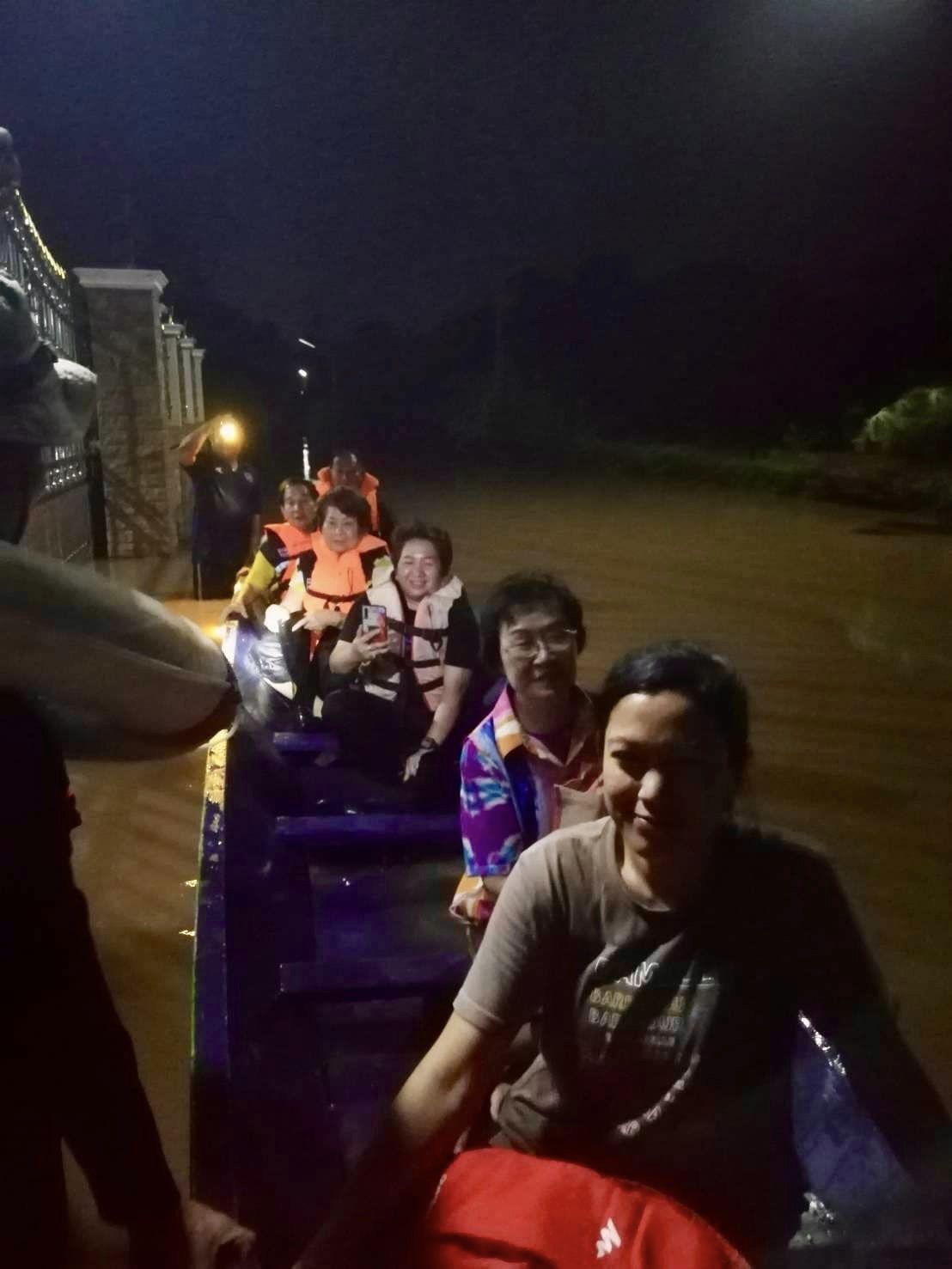ภาพที่ 12